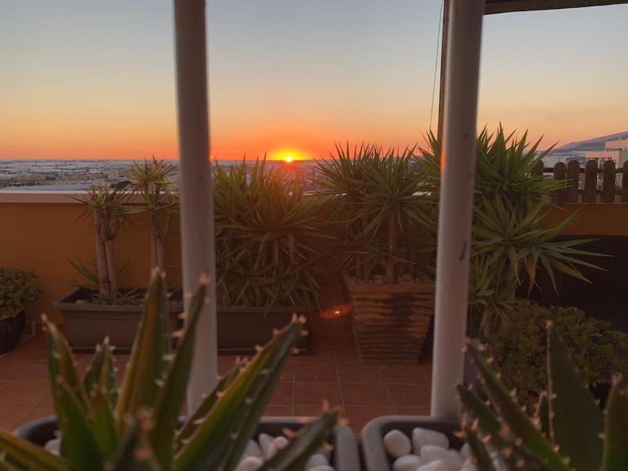 Apartmán Precioso Atico Cerca Playa Con Bonita Terraza Aguadulce  Exteriér fotografie